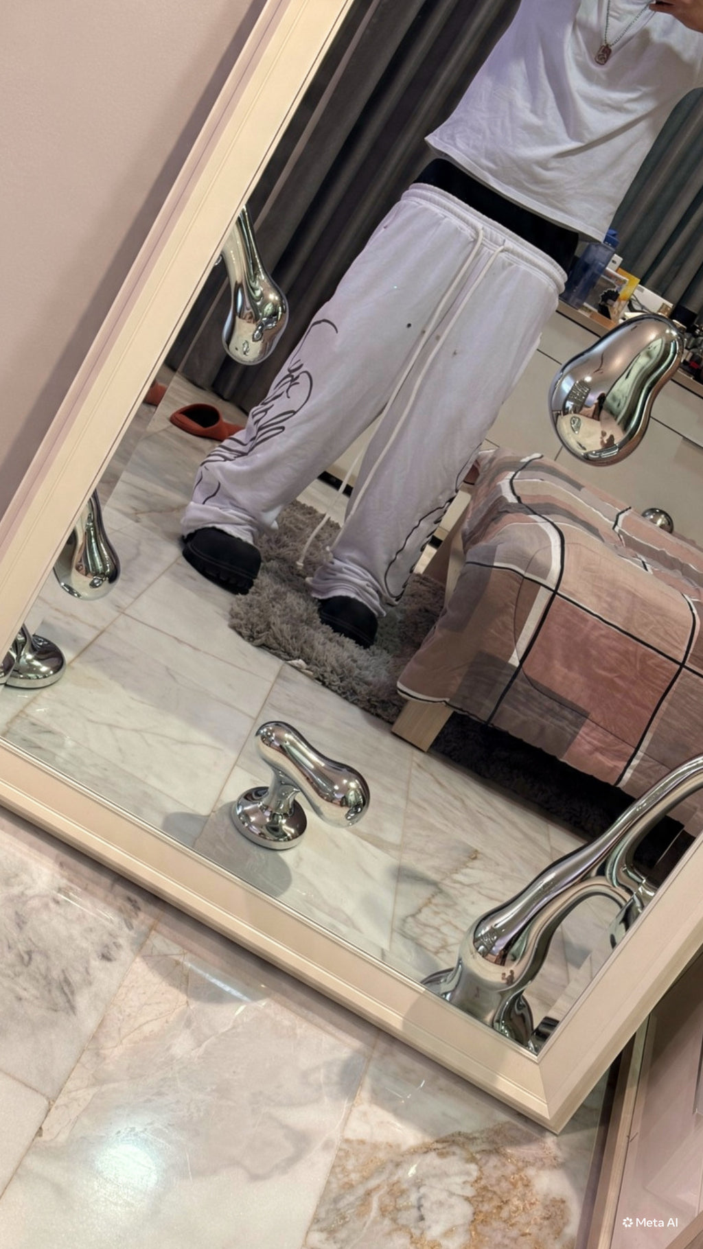 (1 OF 1) 001 SWEATS